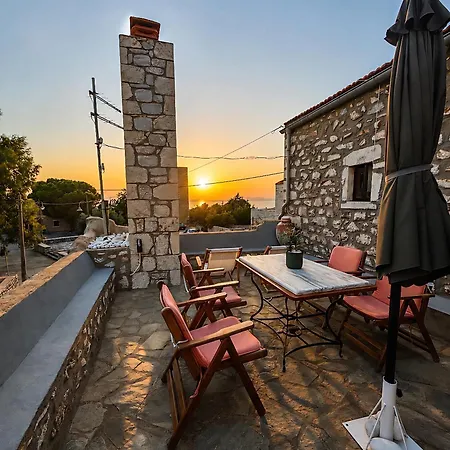 Diaks Tower Sunset Sea View Mani בית נופש Pírgos Dhiroú