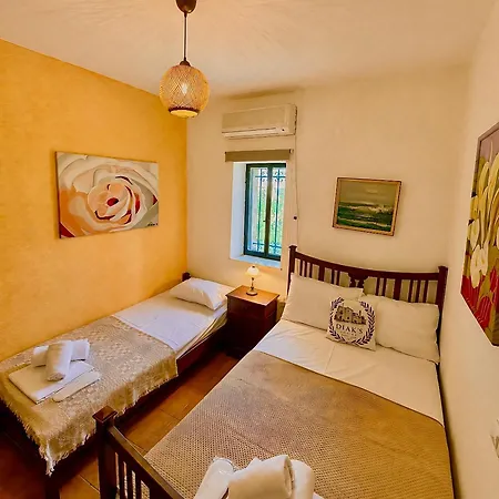 בית נופש Diaks Tower Sunset Sea View Mani Pírgos Dhiroú