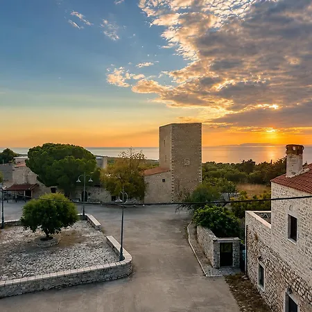 בית נופש Diaks Tower Sunset Sea View Mani