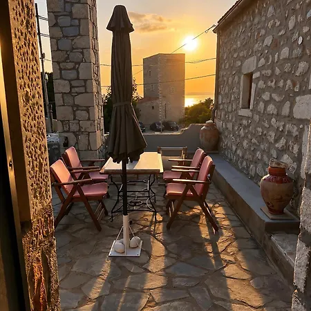 בית נופש Diaks Tower Sunset Sea View Mani Pírgos Dhiroú