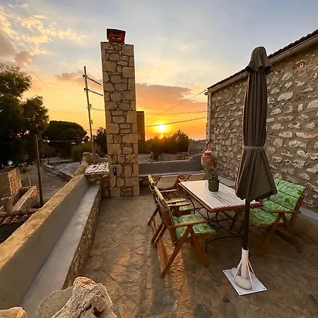 בית נופש Diaks Tower Sunset Sea View Mani